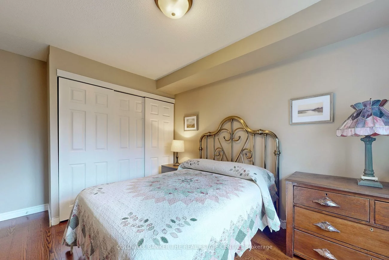 900, Bogart Mill, Gorham-College Manor, Newmarket