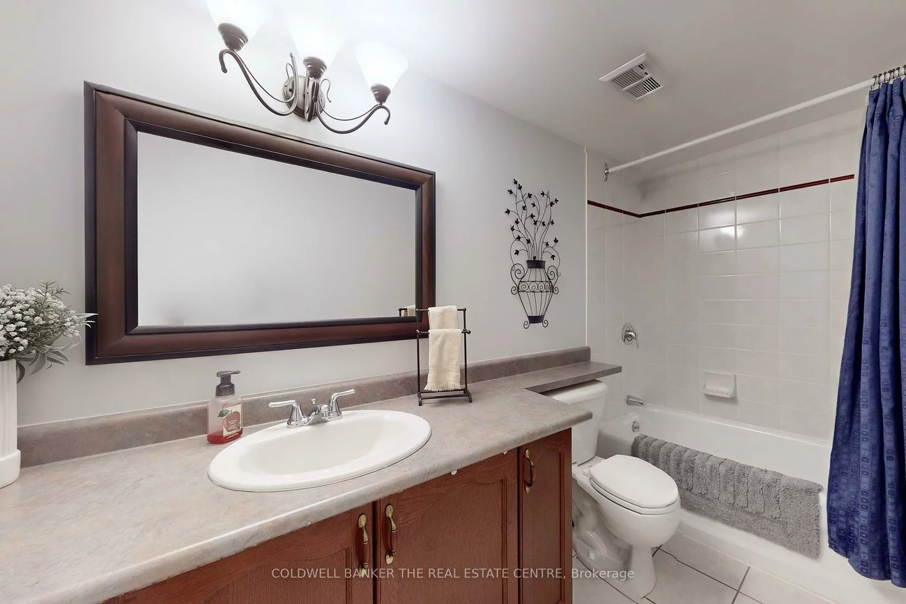 900, Bogart Mill, Gorham-College Manor, Newmarket