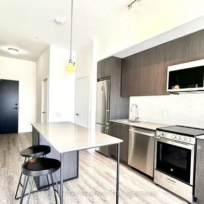 185, Deerfield, Central Newmarket, Newmarket