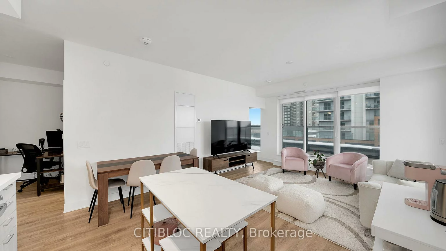185, Deerfield, Central Newmarket, Newmarket