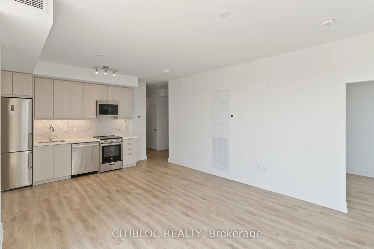 185, Deerfield, Central Newmarket, Newmarket