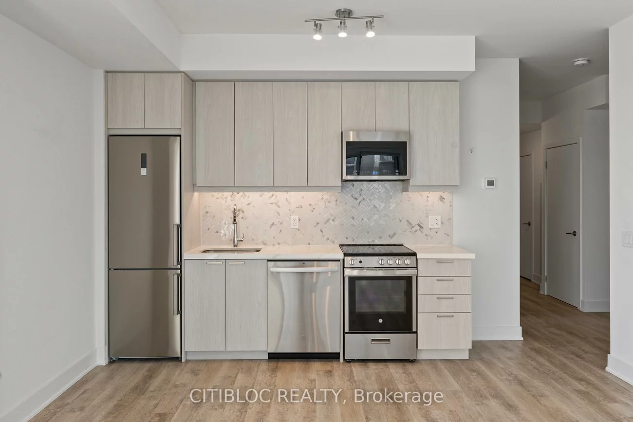 185, Deerfield, Central Newmarket, Newmarket