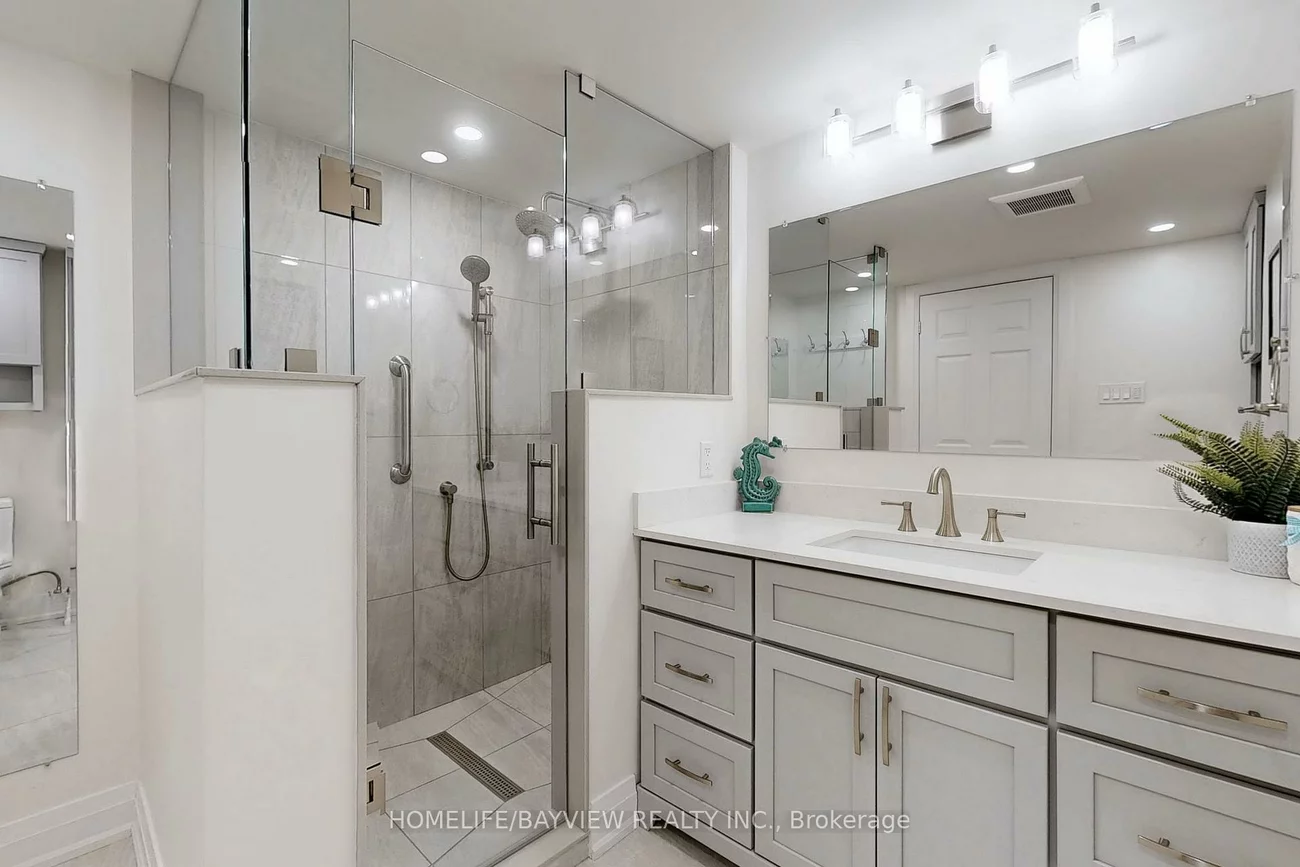900, Bogart Mill, Gorham-College Manor, Newmarket