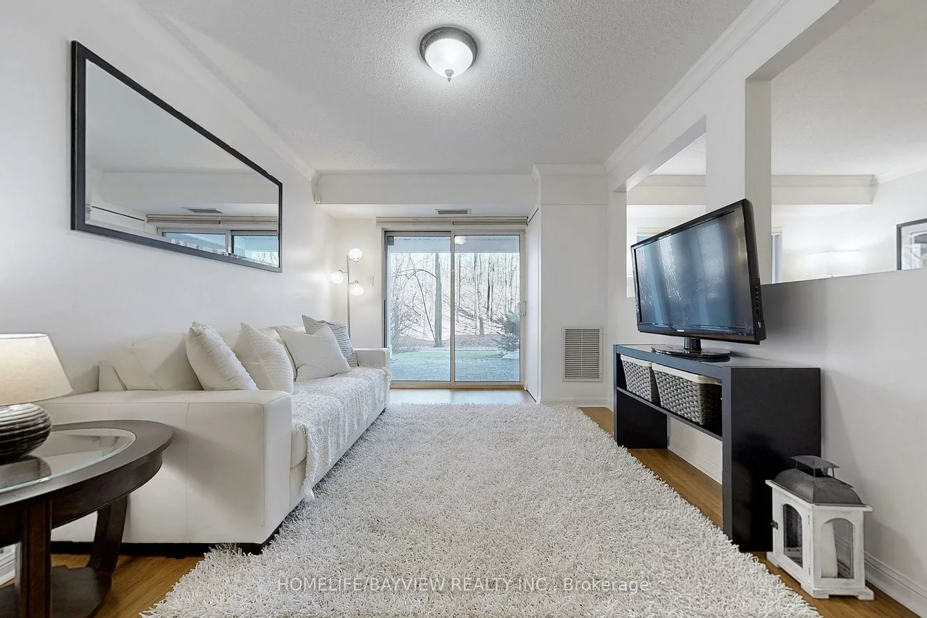 900, Bogart Mill, Gorham-College Manor, Newmarket