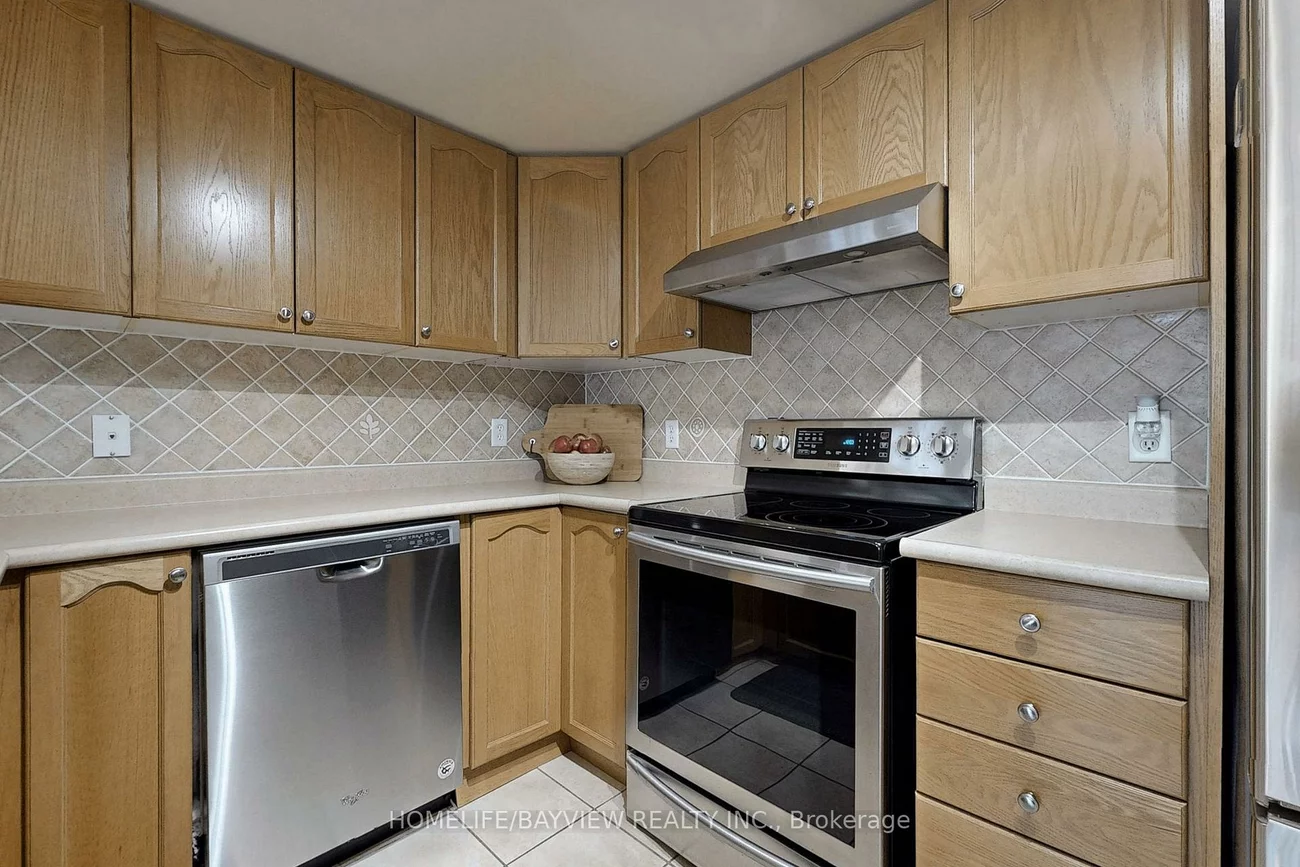 900, Bogart Mill, Gorham-College Manor, Newmarket