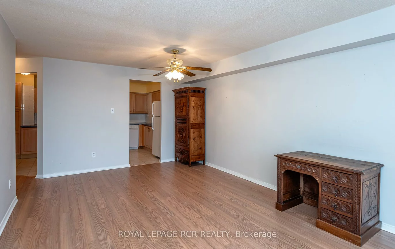 250, Davis, Central Newmarket, Newmarket
