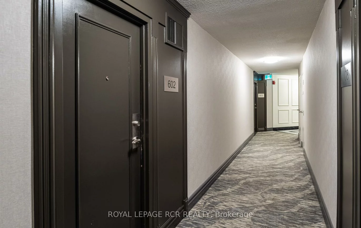 250, Davis, Central Newmarket, Newmarket