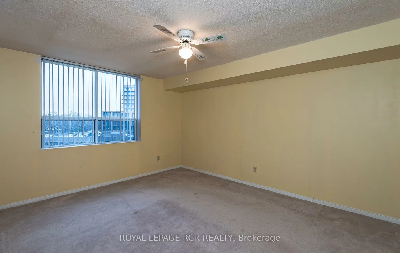 250, Davis, Central Newmarket, Newmarket