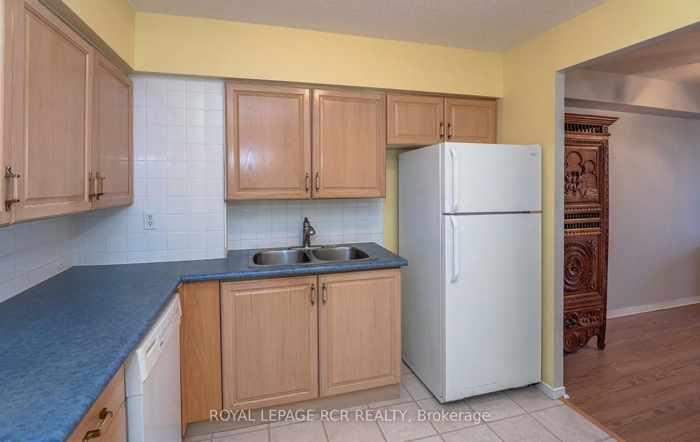 250, Davis, Central Newmarket, Newmarket