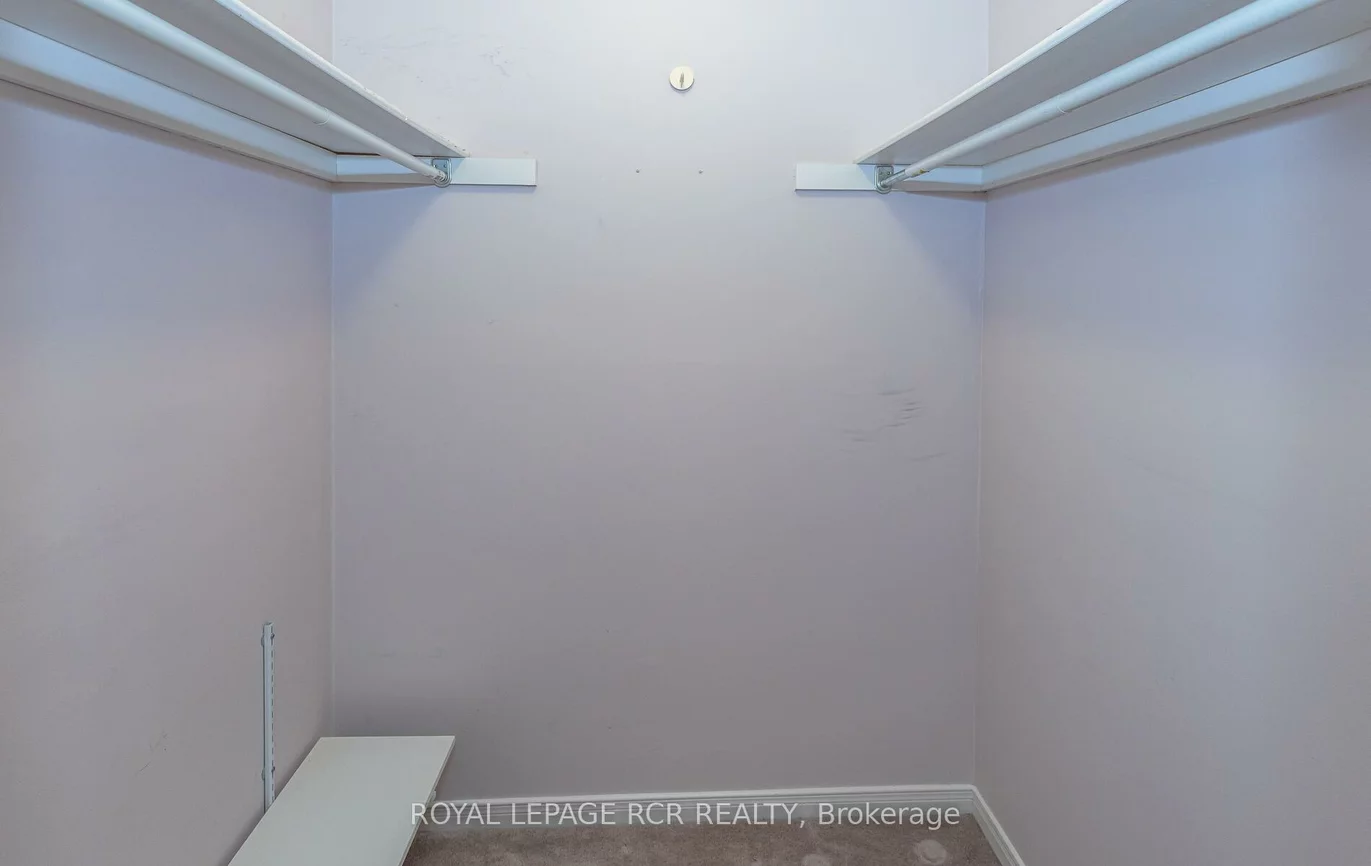 250, Davis, Central Newmarket, Newmarket