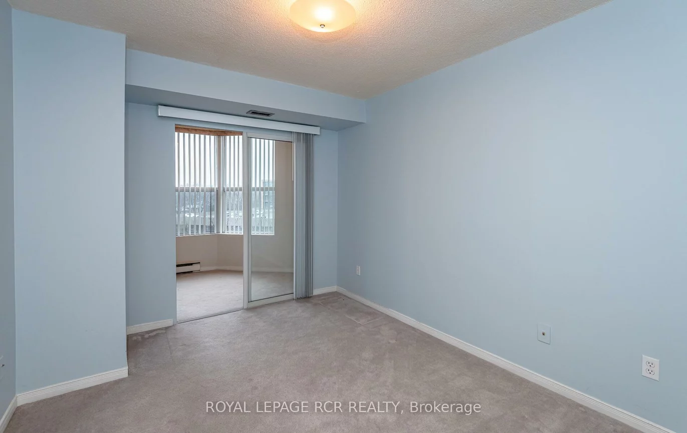 250, Davis, Central Newmarket, Newmarket