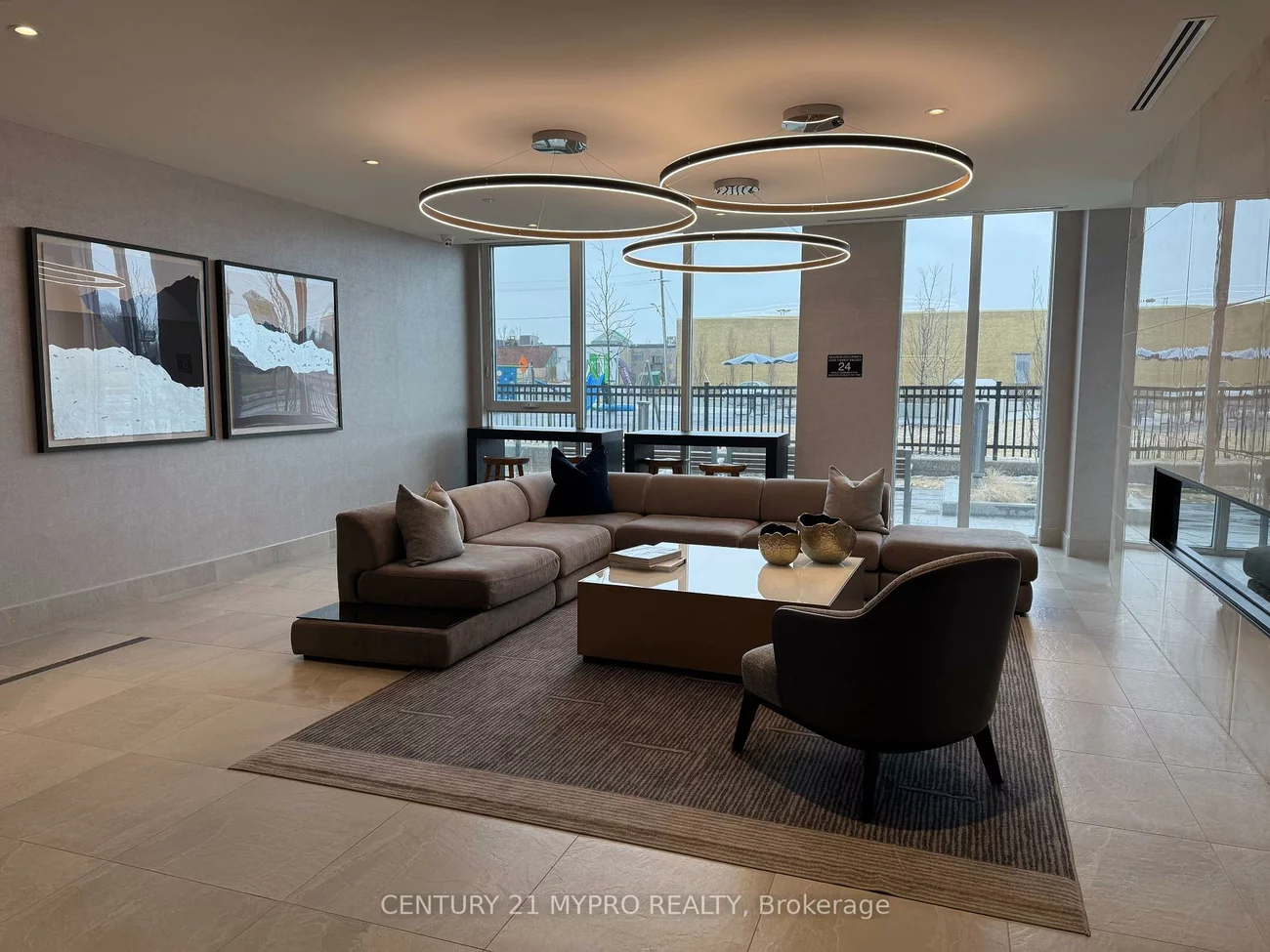185, Deerfield, Central Newmarket, Newmarket