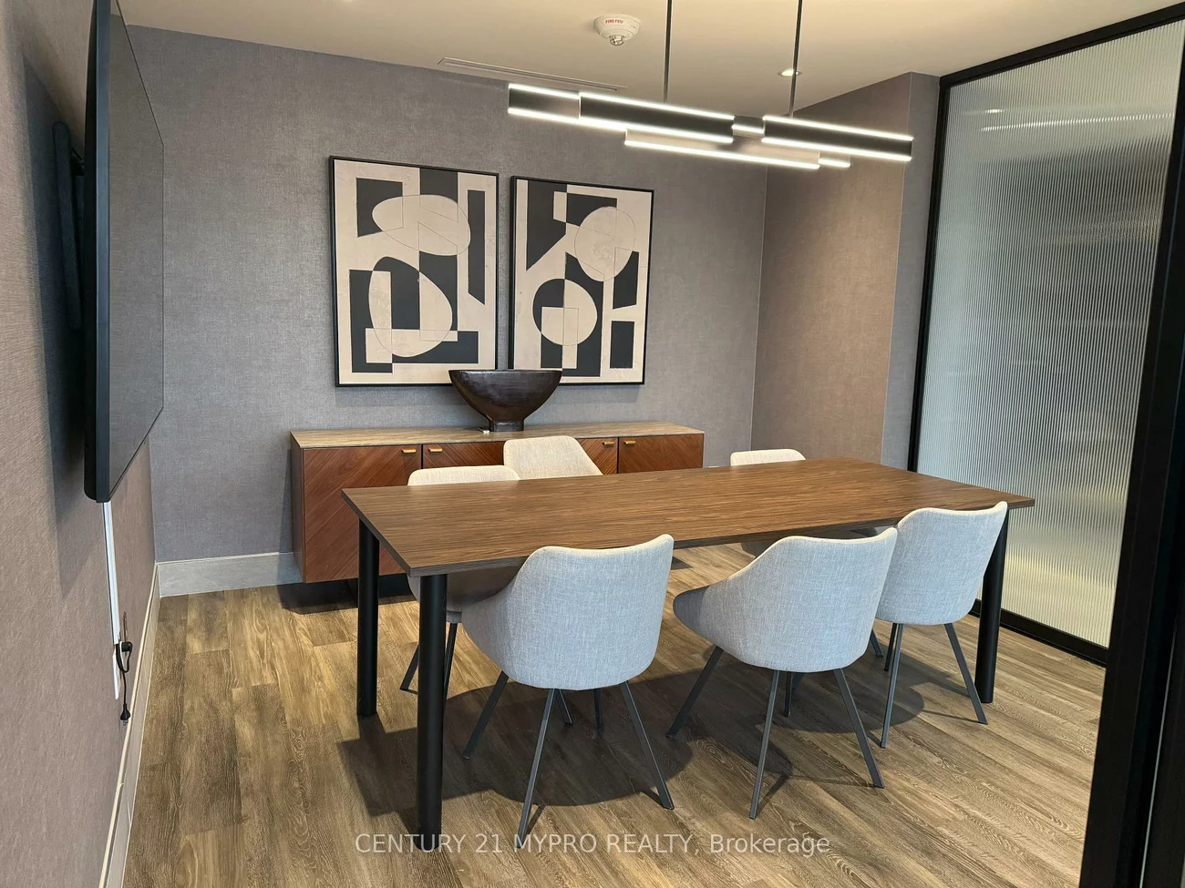 185, Deerfield, Central Newmarket, Newmarket