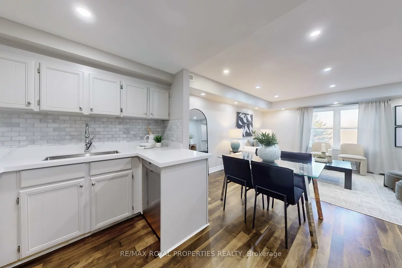 115, Main, Central Newmarket, Newmarket
