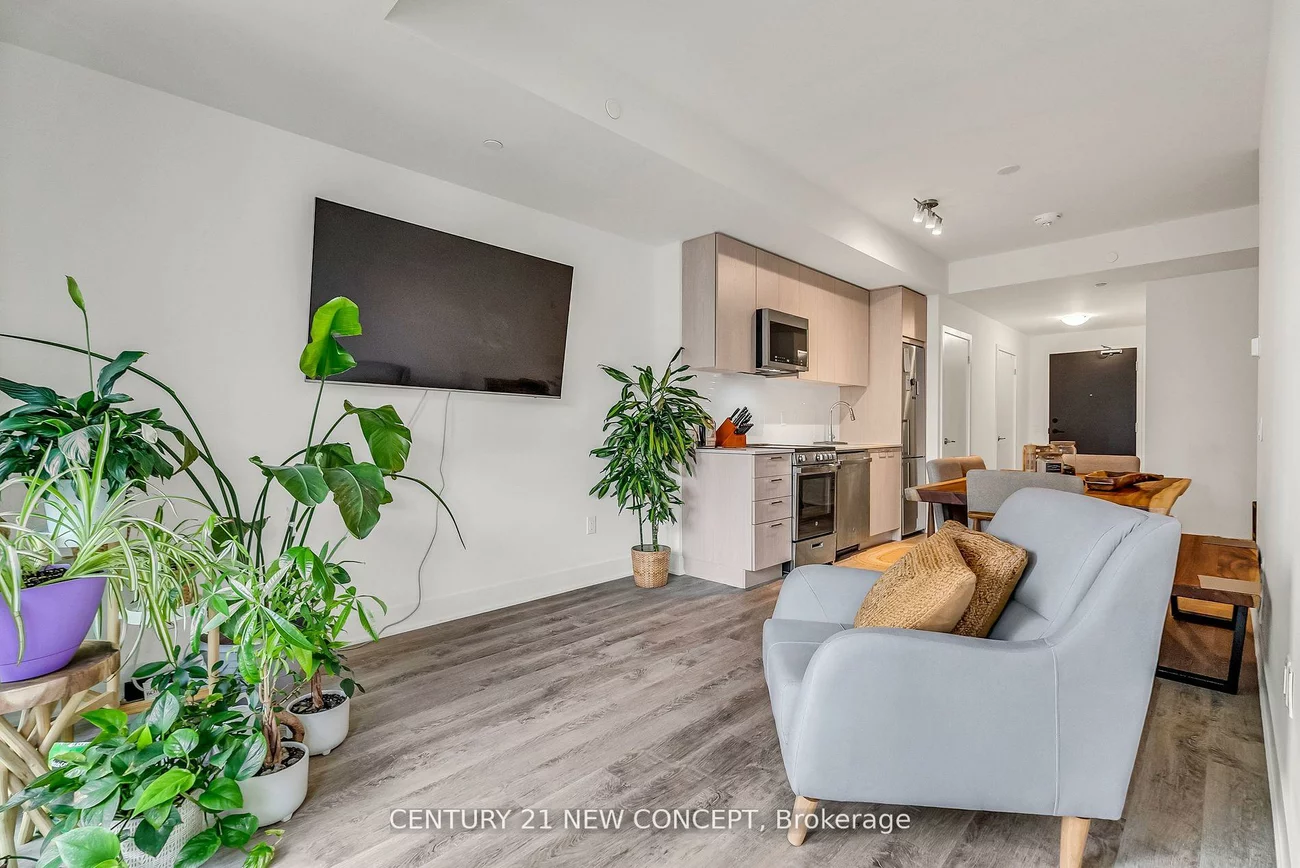 185, Deerfield, Central Newmarket, Newmarket