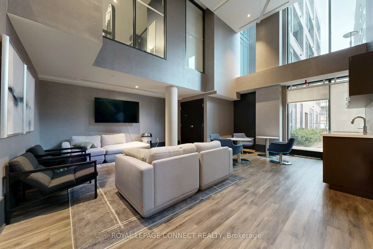 185, Deerfield, Central Newmarket, Newmarket