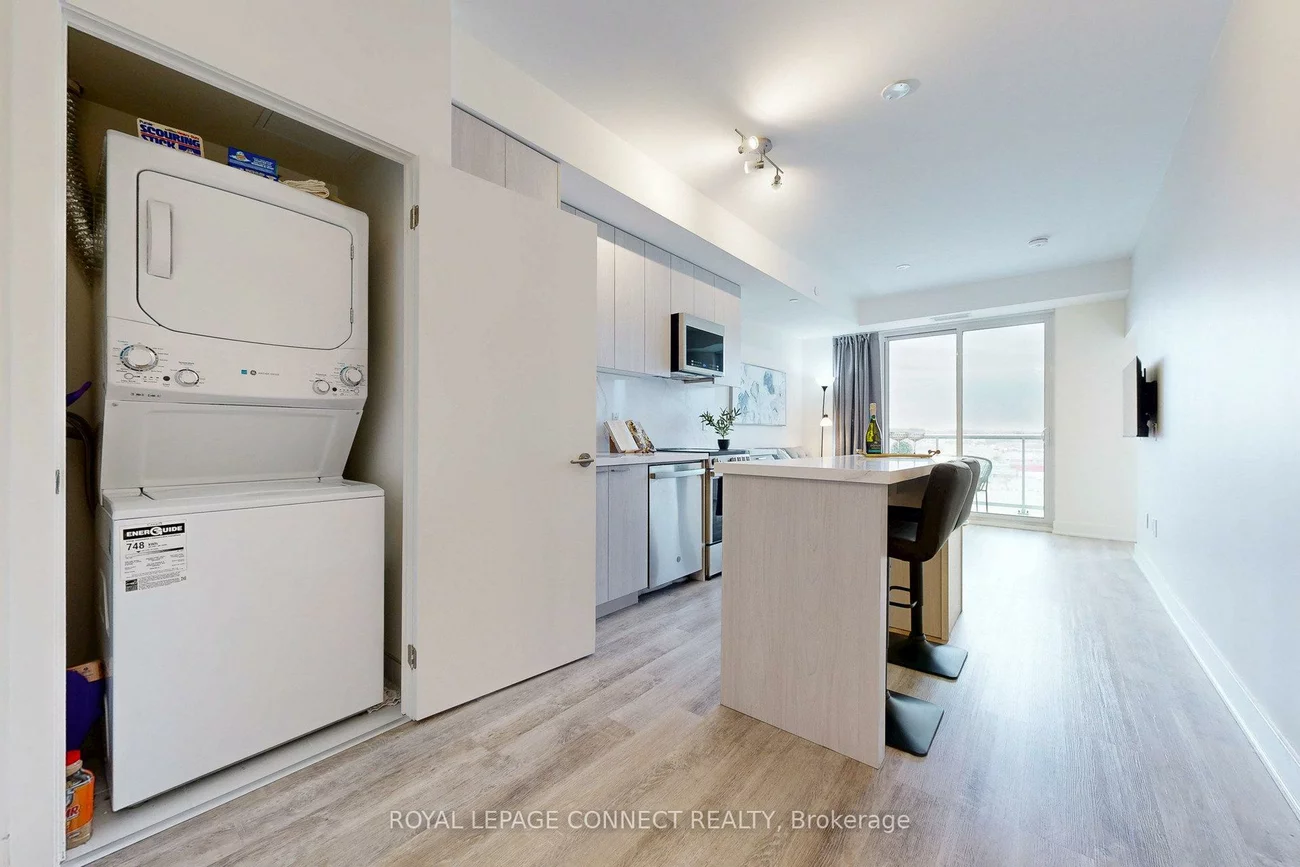 185, Deerfield, Central Newmarket, Newmarket