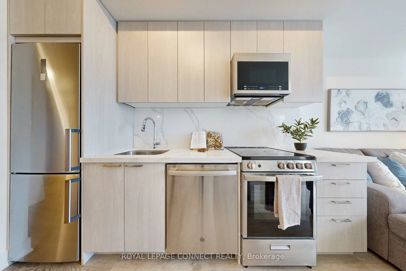 185, Deerfield, Central Newmarket, Newmarket