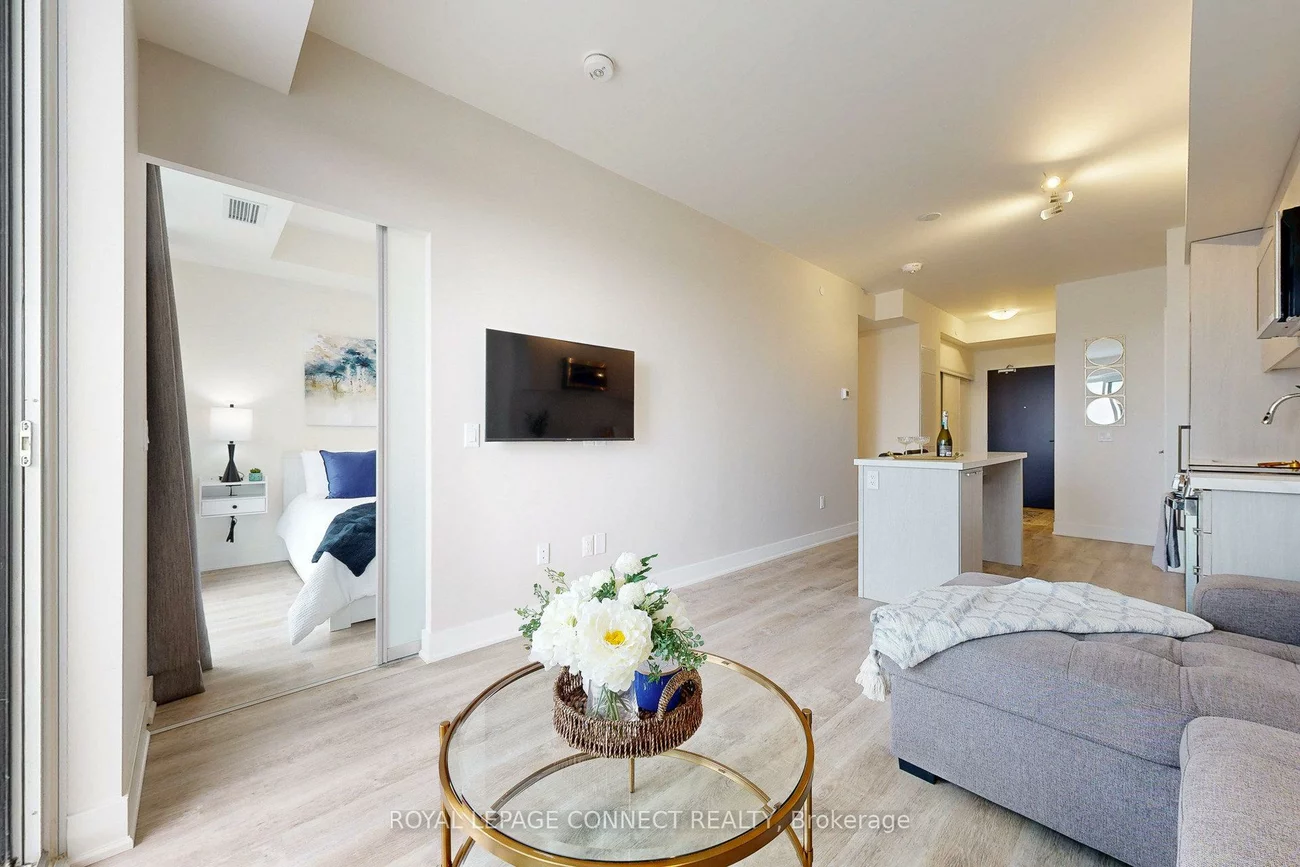 185, Deerfield, Central Newmarket, Newmarket