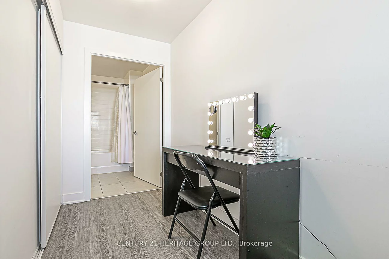185, Deerfield, Central Newmarket, Newmarket