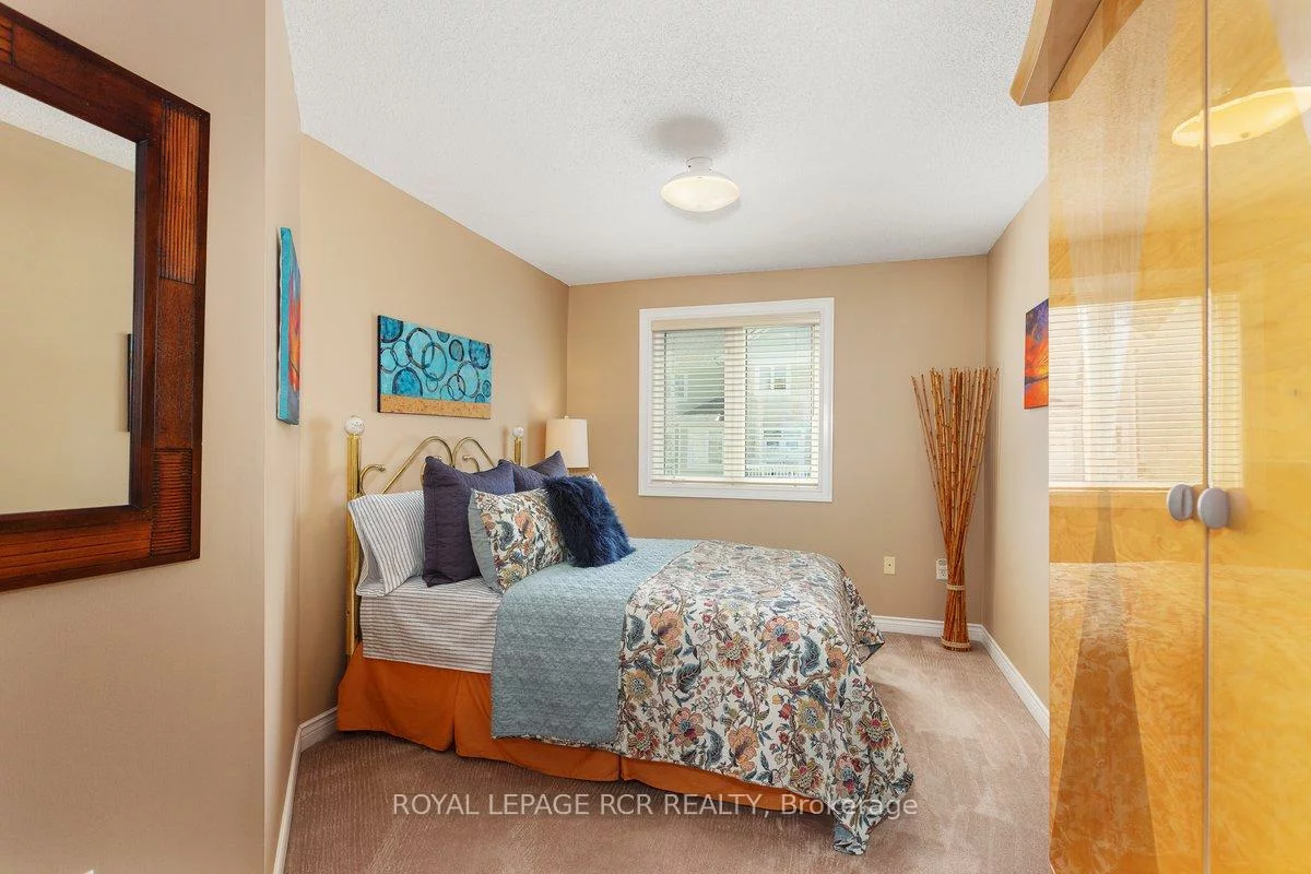 925, Creekfront, Gorham-College Manor, Newmarket