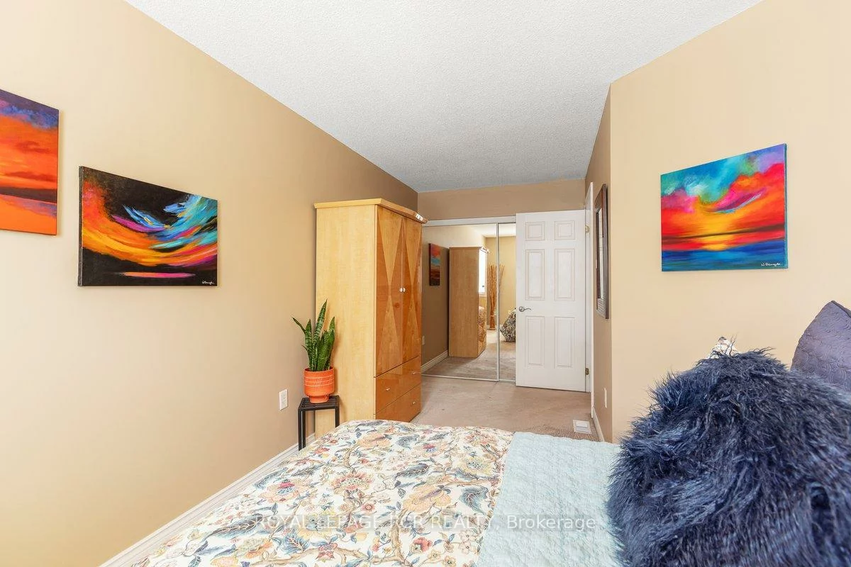 925, Creekfront, Gorham-College Manor, Newmarket