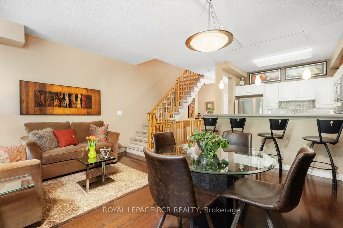 925, Creekfront, Gorham-College Manor, Newmarket