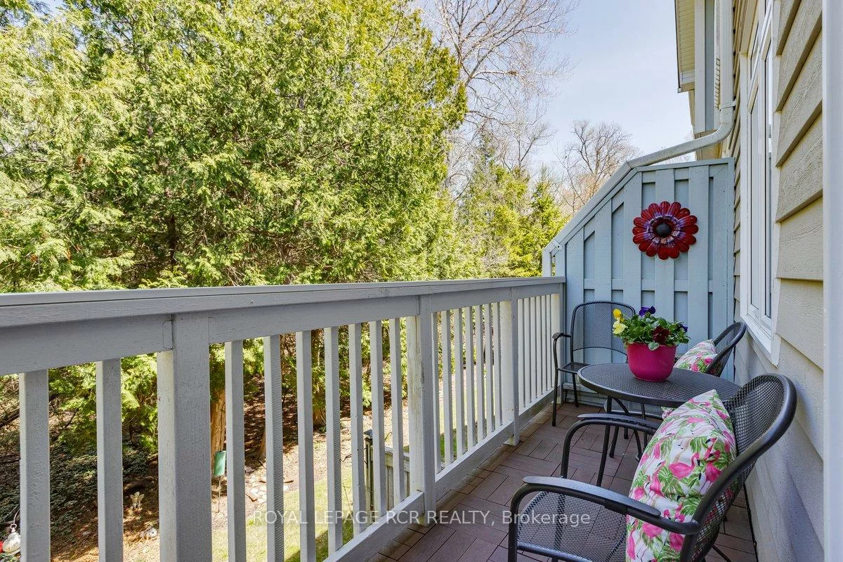 925, Creekfront, Gorham-College Manor, Newmarket