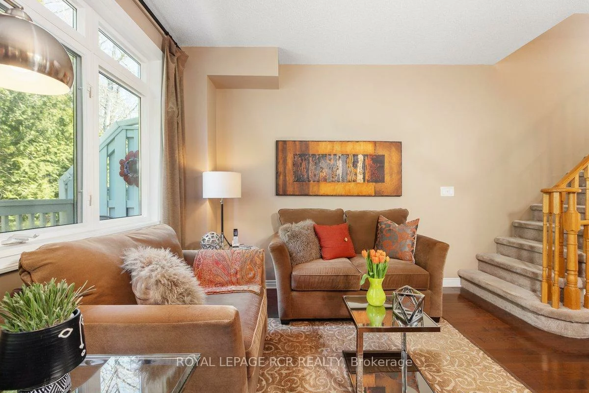 925, Creekfront, Gorham-College Manor, Newmarket