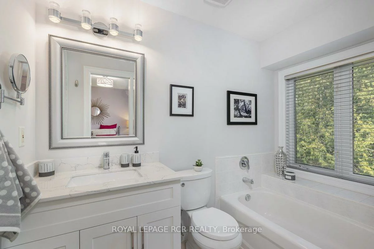 925, Creekfront, Gorham-College Manor, Newmarket