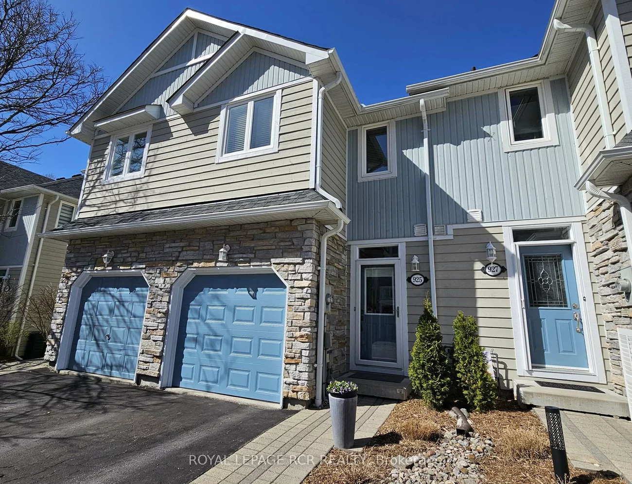 925, Creekfront, Gorham-College Manor, Newmarket