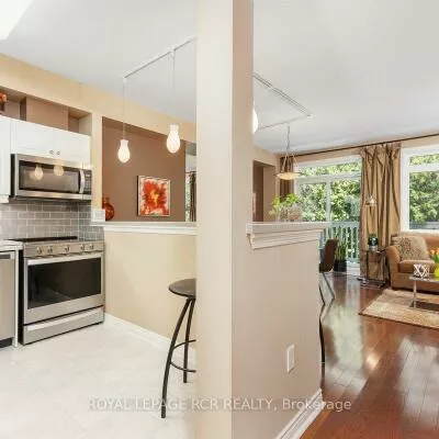 925, Creekfront, Gorham-College Manor, Newmarket