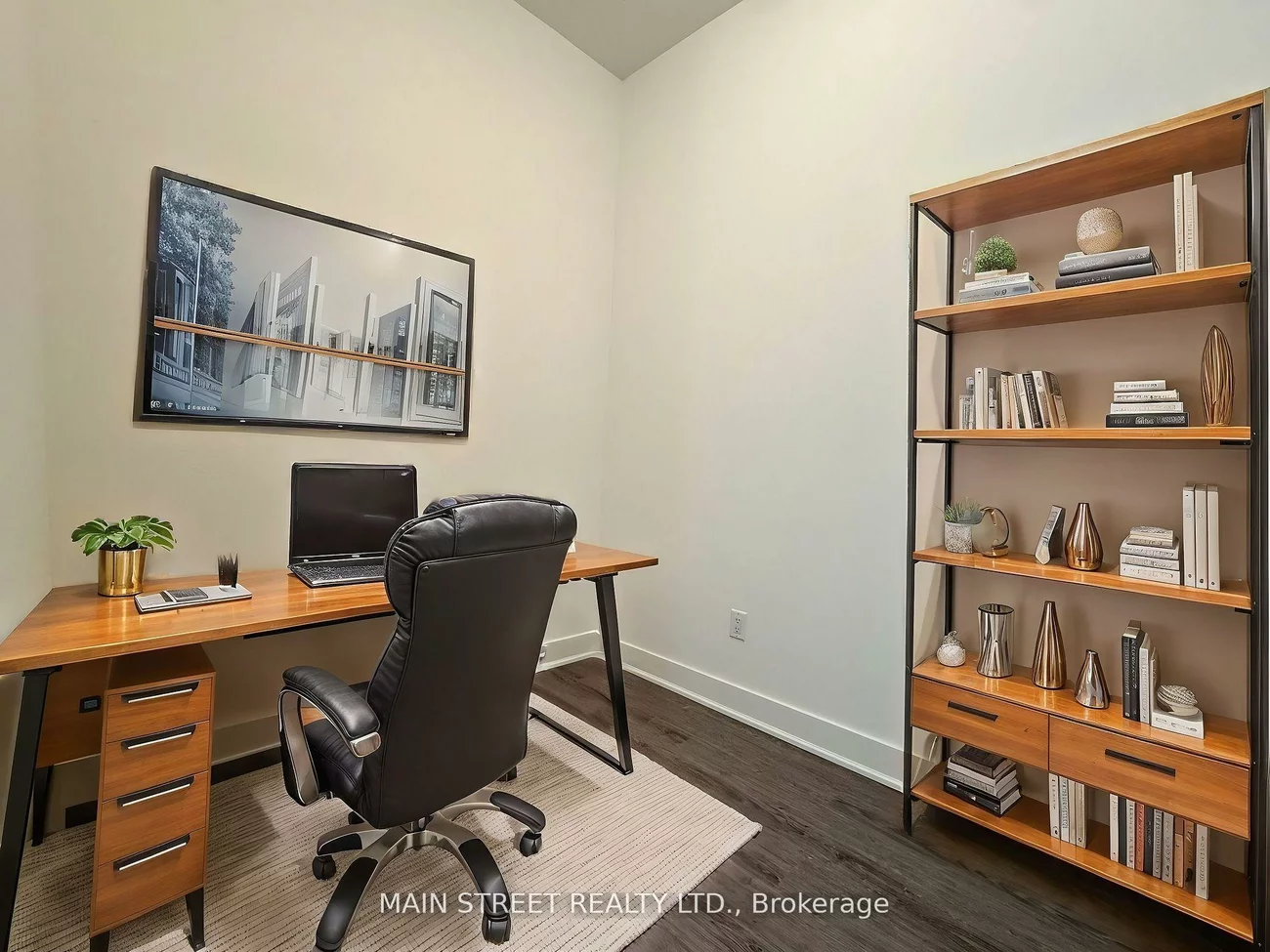 185, Deerfield, Central Newmarket, Newmarket