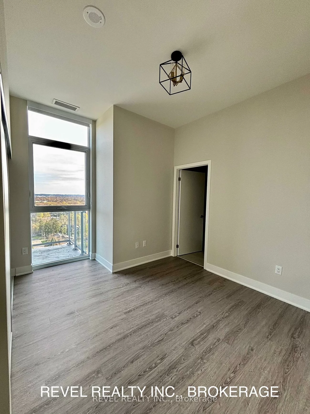 185, Deerfield, Central Newmarket, Newmarket