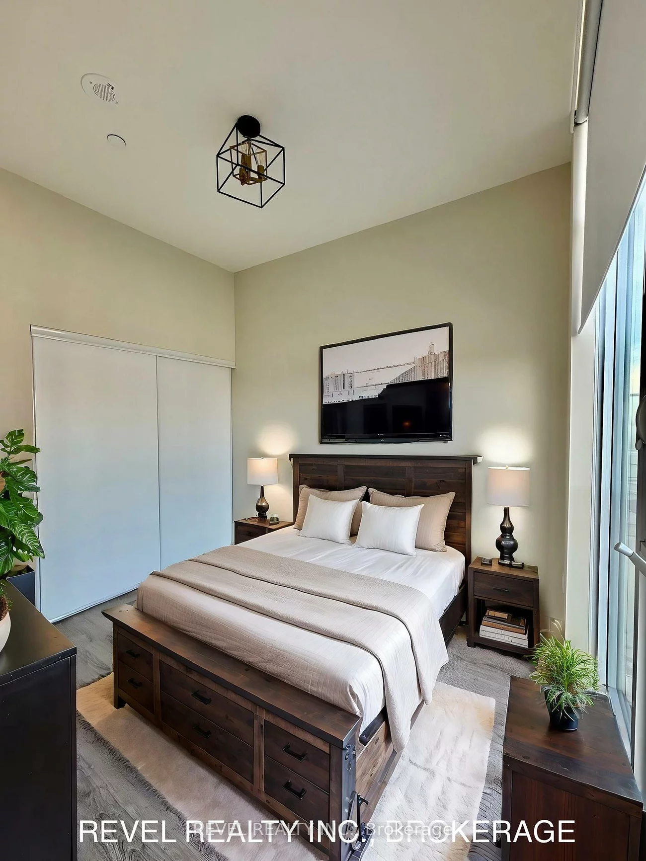 185, Deerfield, Central Newmarket, Newmarket