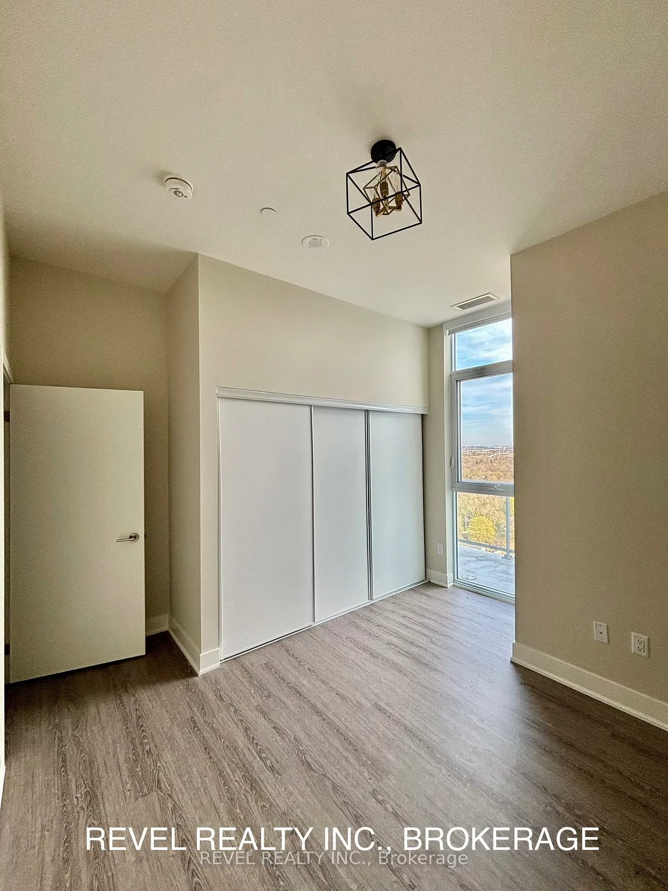185, Deerfield, Central Newmarket, Newmarket
