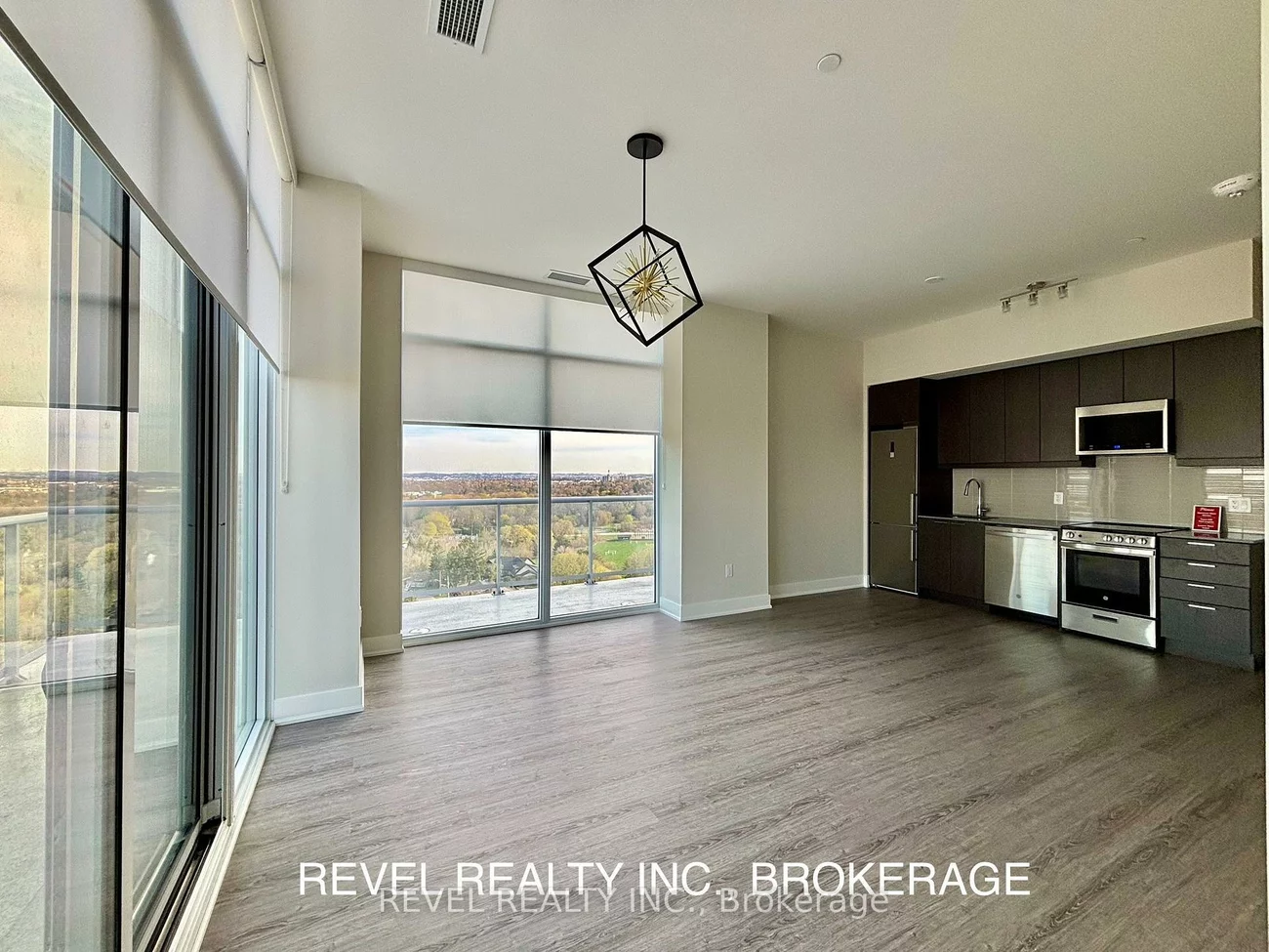 185, Deerfield, Central Newmarket, Newmarket