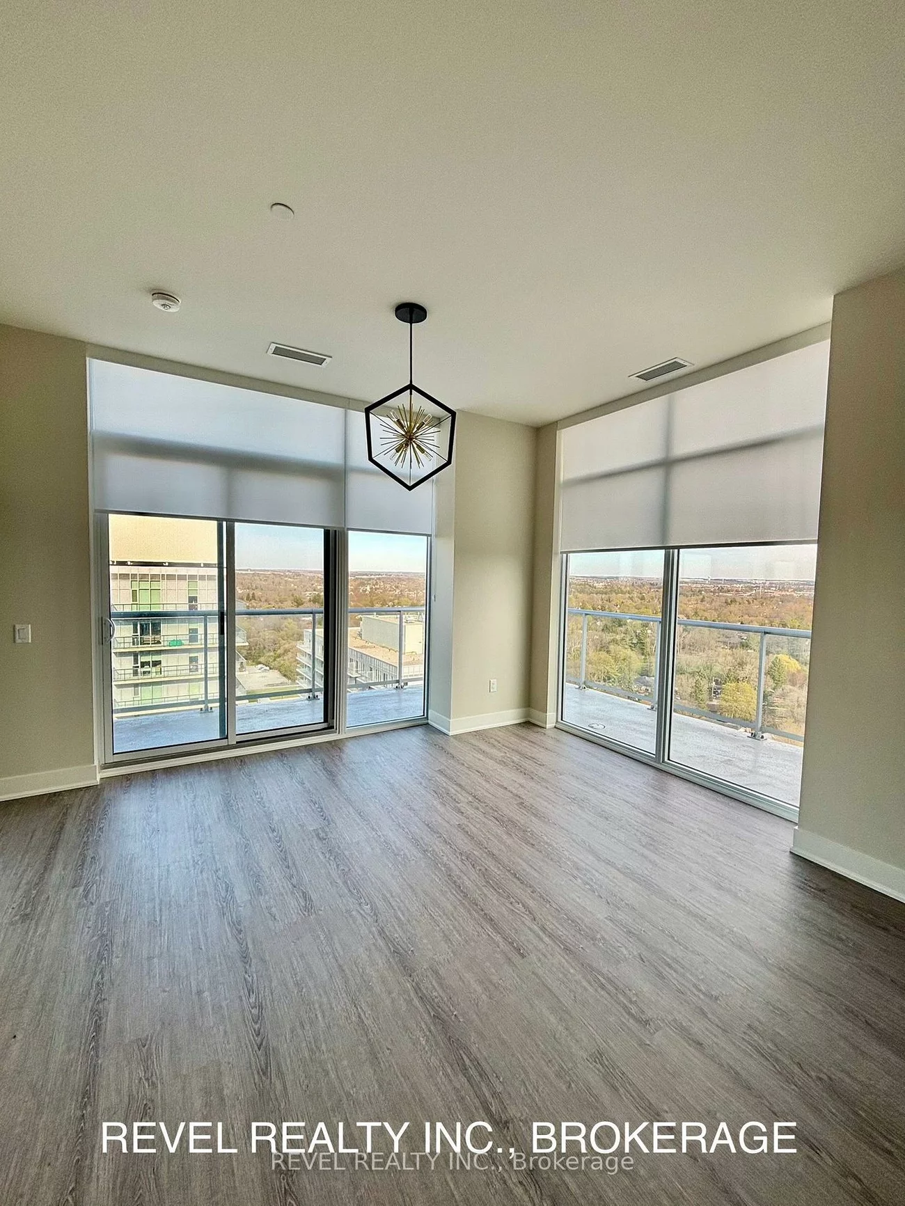 185, Deerfield, Central Newmarket, Newmarket