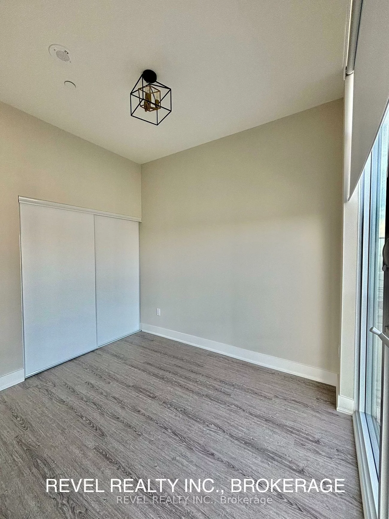 185, Deerfield, Central Newmarket, Newmarket