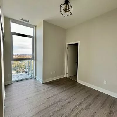 185, Deerfield, Central Newmarket, Newmarket