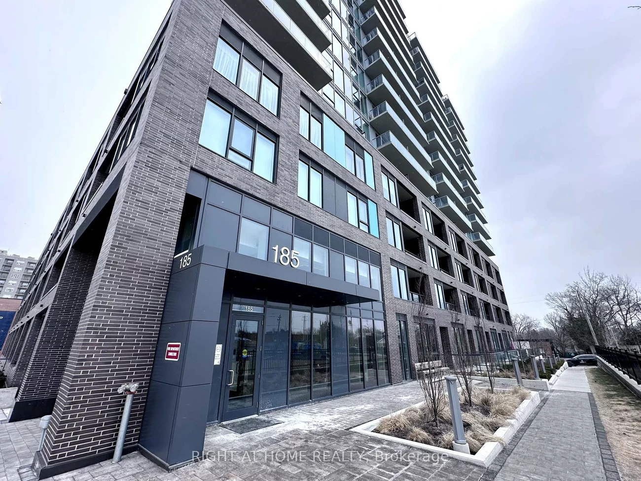 185, Deerfield, Central Newmarket, Newmarket