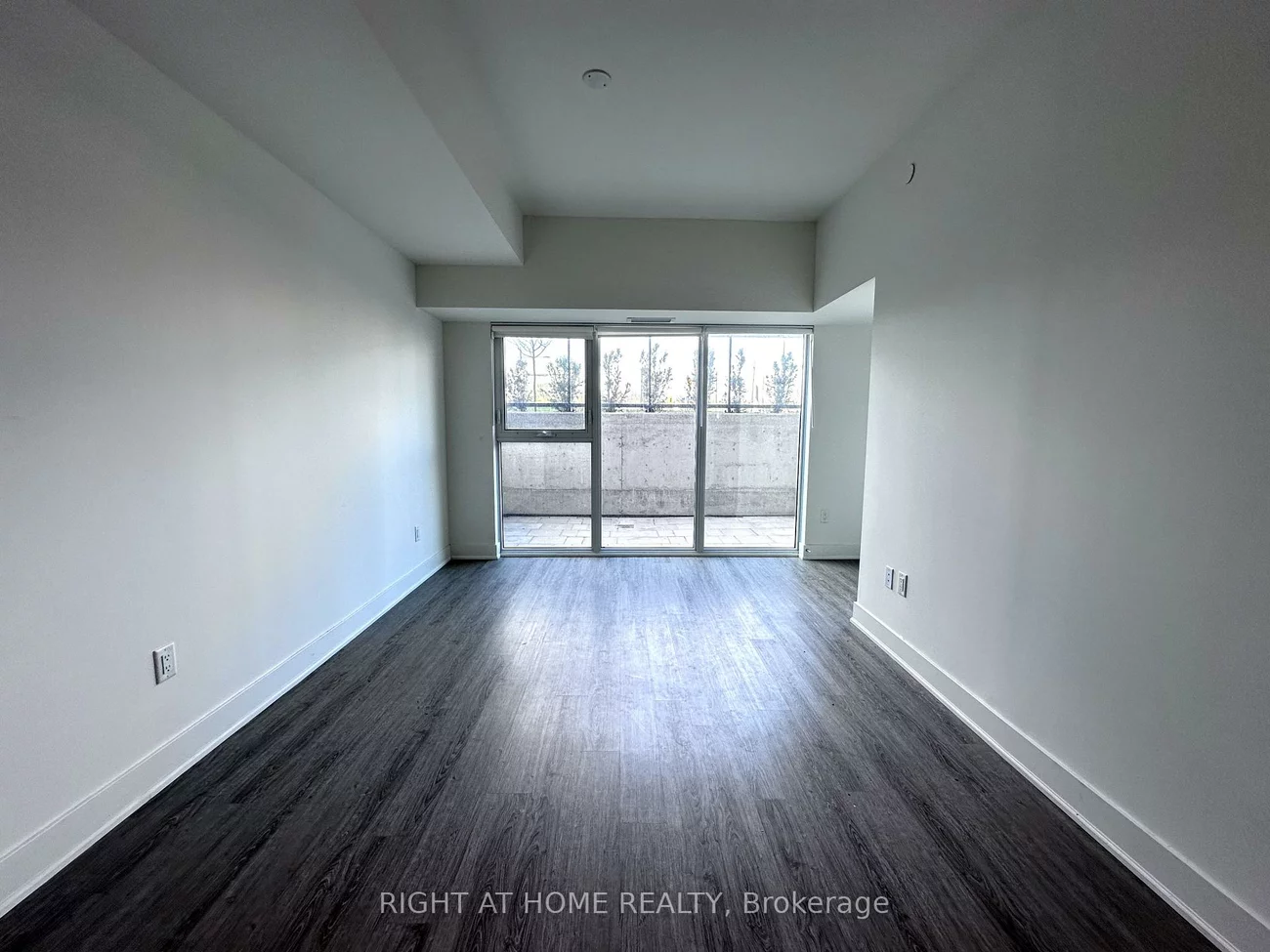 185, Deerfield, Central Newmarket, Newmarket