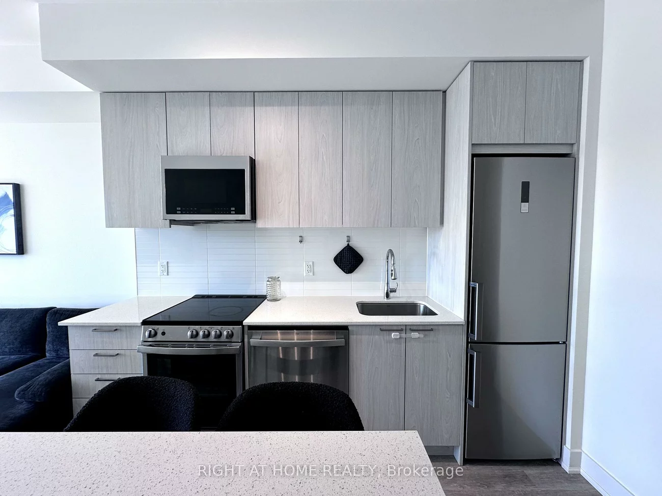 185, Deerfield, Central Newmarket, Newmarket
