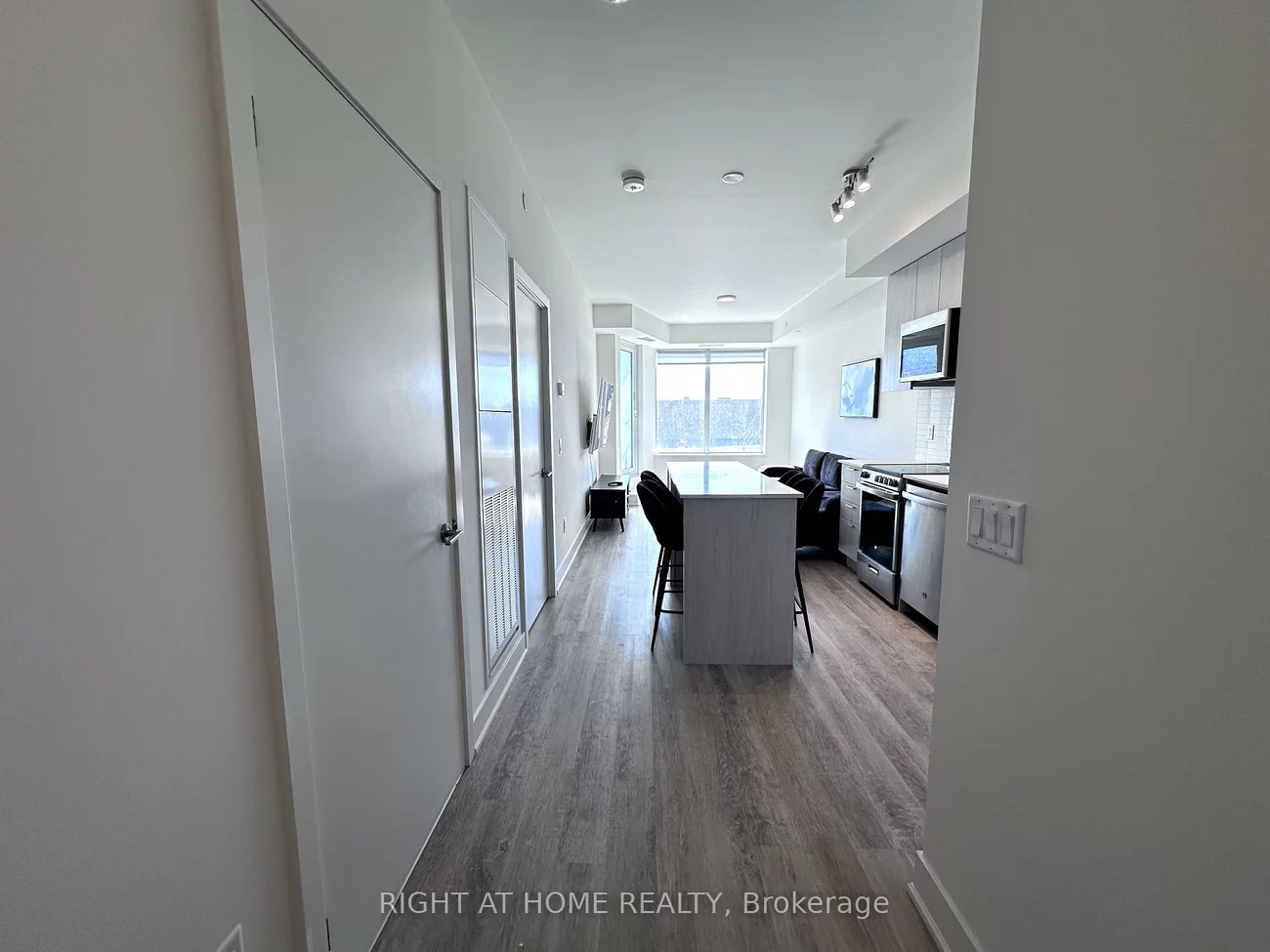 185, Deerfield, Central Newmarket, Newmarket
