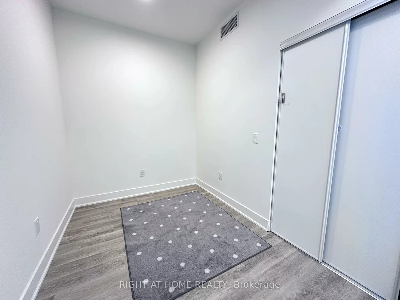 185, Deerfield, Central Newmarket, Newmarket