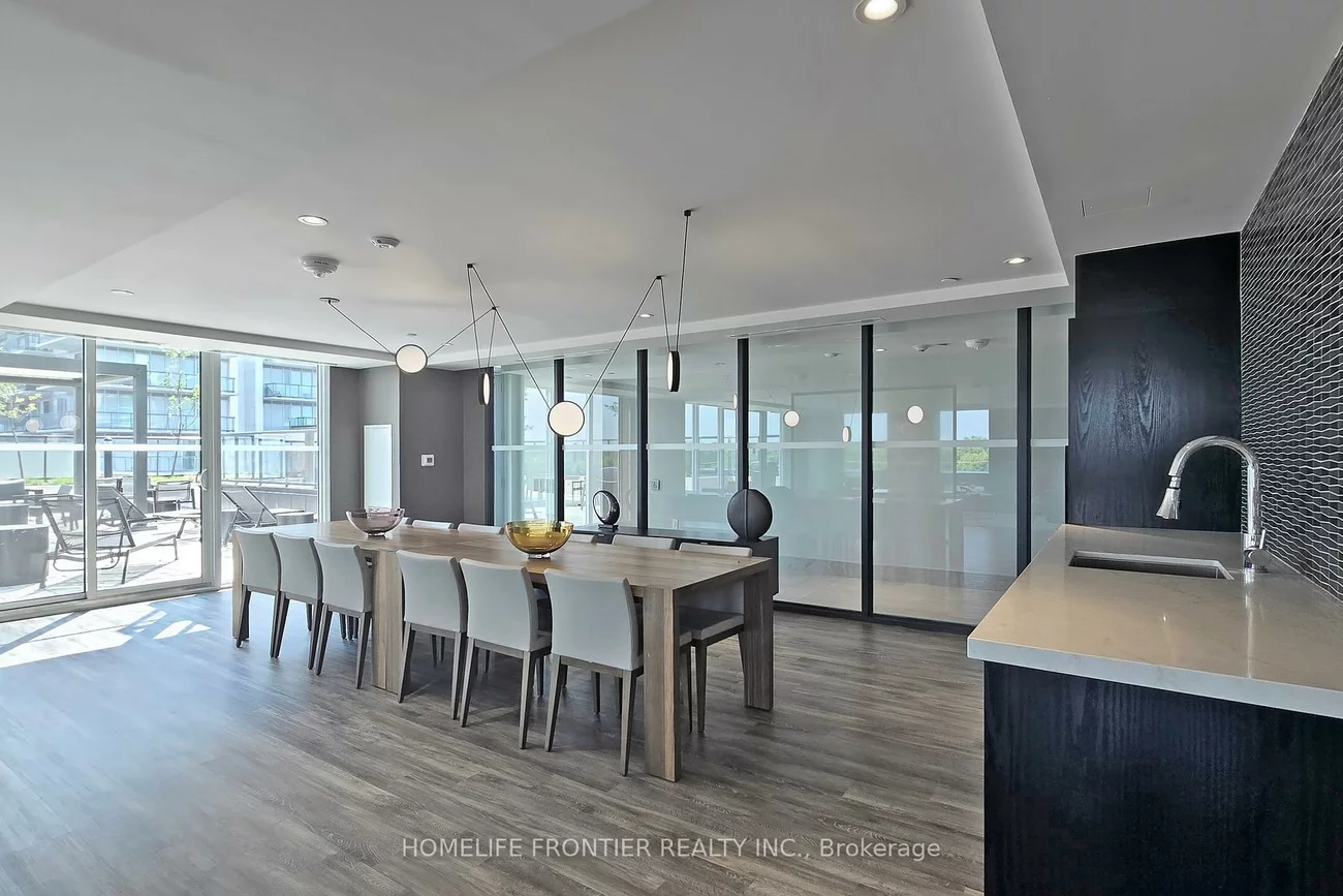 185, Deerfield, Central Newmarket, Newmarket