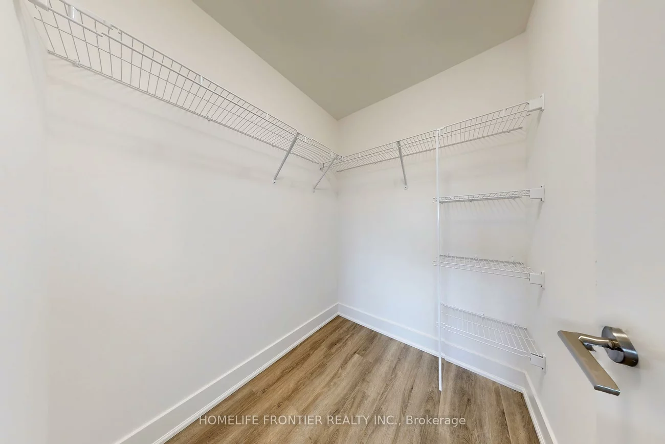 185, Deerfield, Central Newmarket, Newmarket