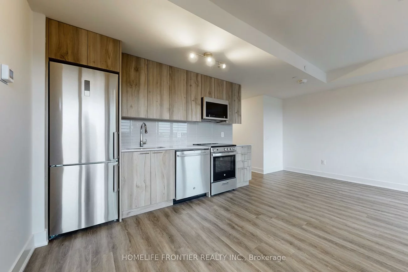 185, Deerfield, Central Newmarket, Newmarket