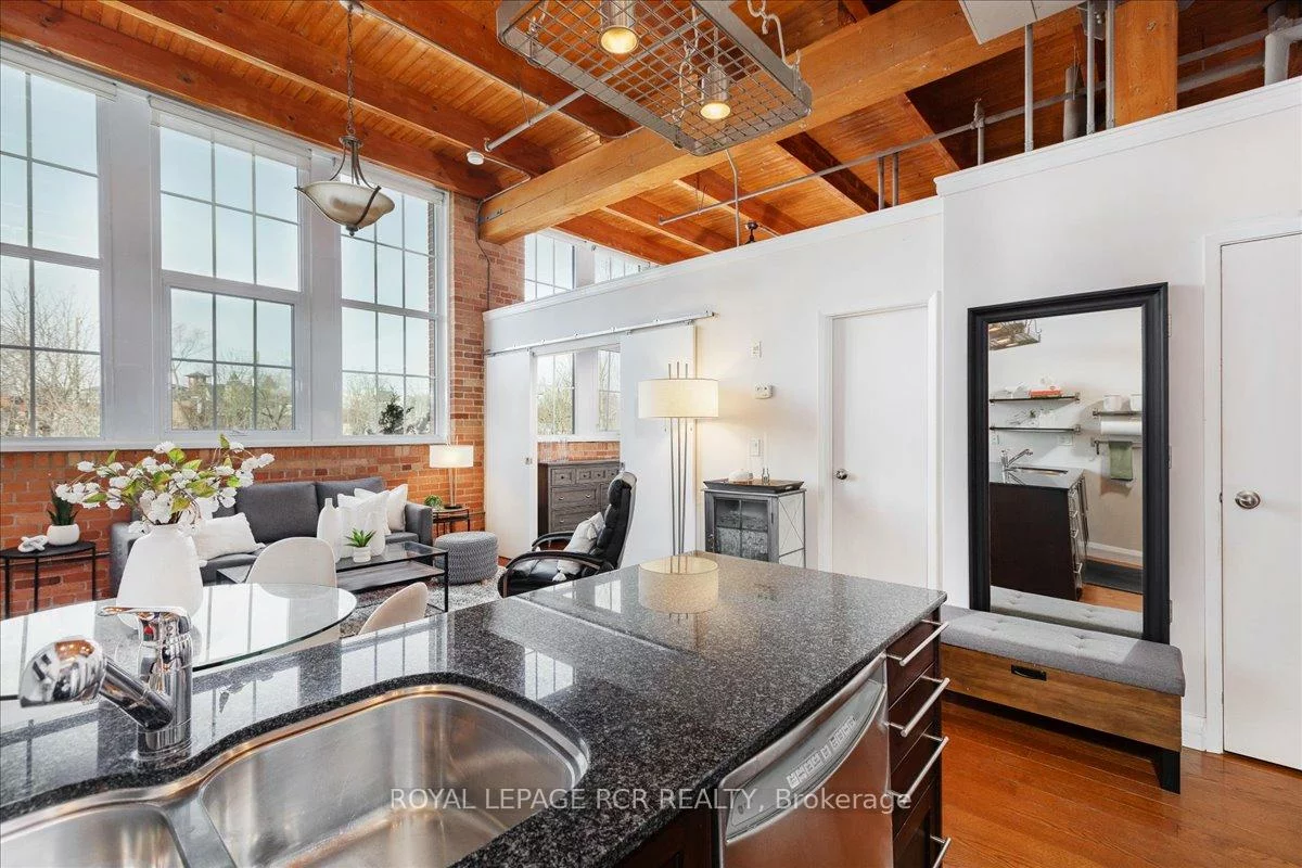 543, Timothy, Central Newmarket, Newmarket