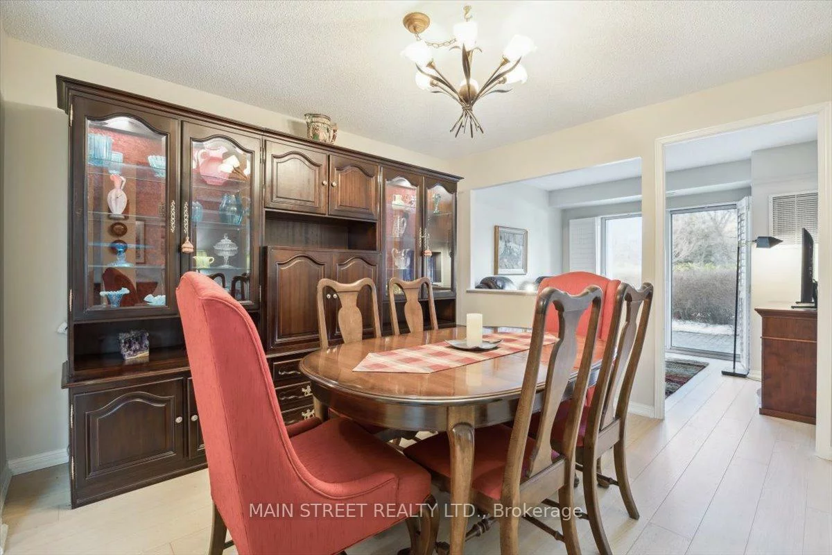 900, Bogart Mill, Gorham-College Manor, Newmarket